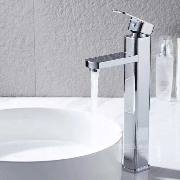 Vòi lavabo nóng lạnh màu trắng bóng kiểu vuông dành cho chậu dương bàn